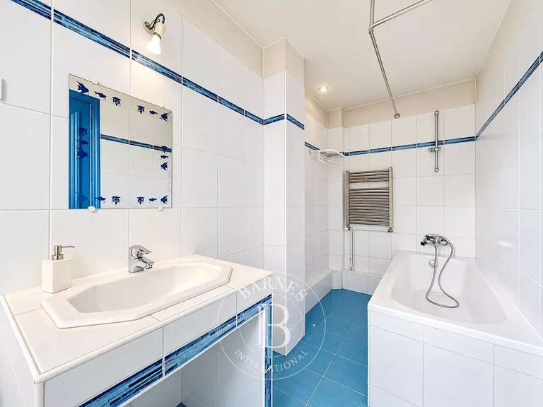 Maison Le Perreux-sur-Marne - 6 chambres - 323m²
