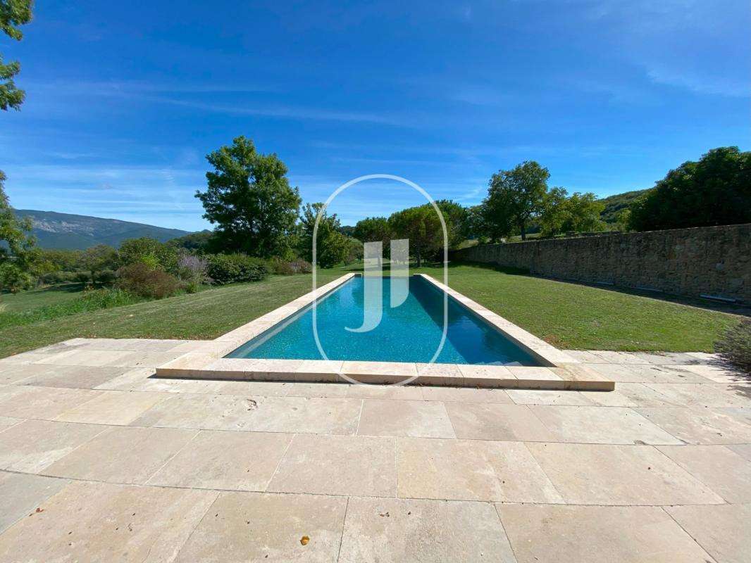 Château Le Poët-Célard