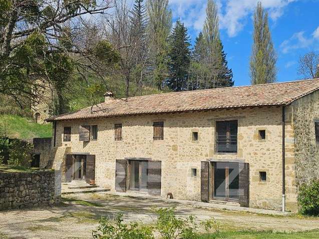 Château Le Poët-Célard - 1350m²