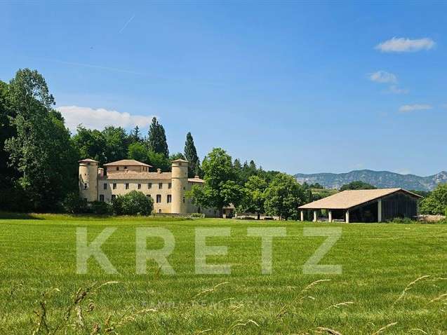 Château Le Poët-Célard - 1350m²