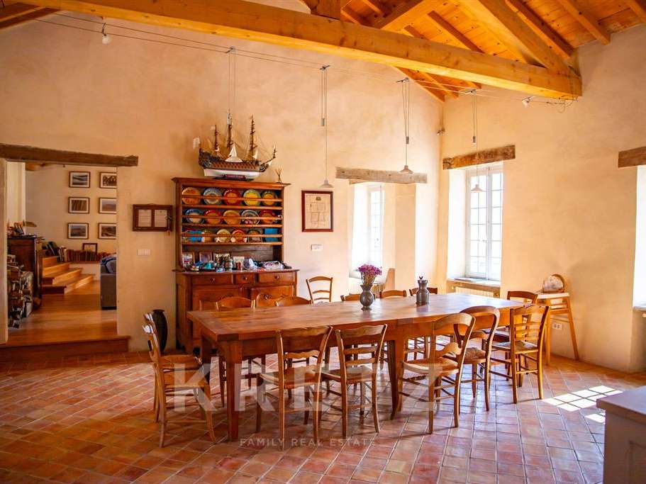 Château Le Poët-Célard