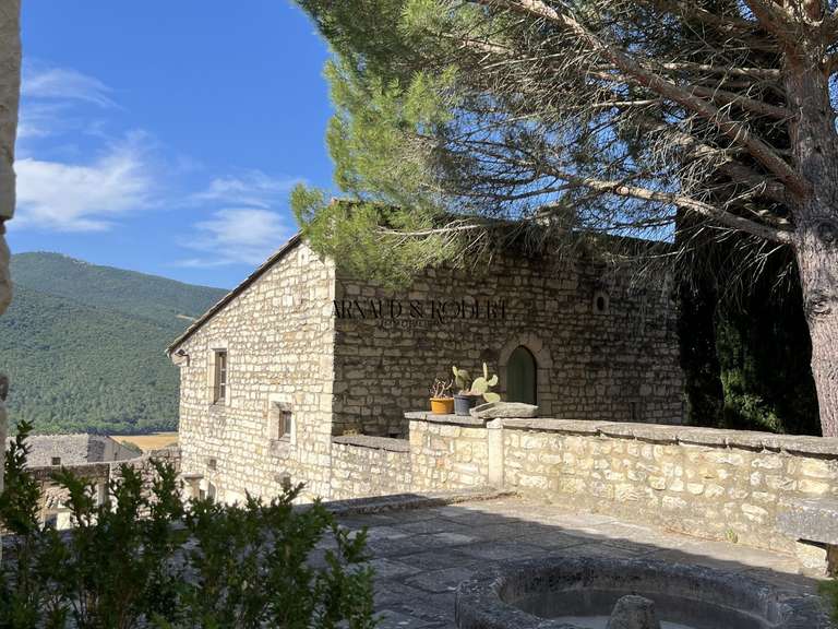 House Le Poët-Laval - 1 bedroom - 450m²