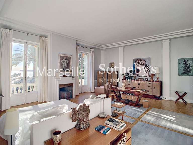 Château avec Vue sur mer Le Pradet - 24 chambres - 2400m²