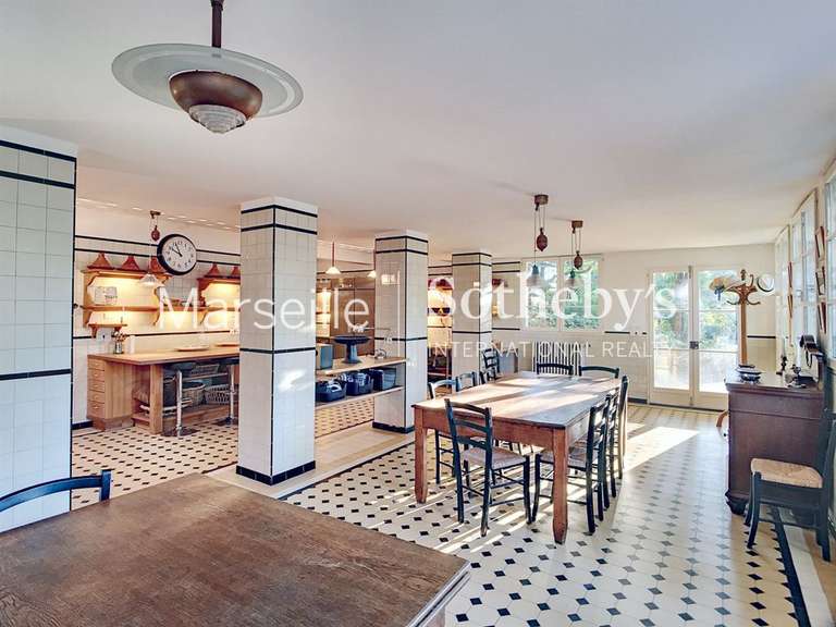 Castle with Sea view Le Pradet - 24 bedrooms - 2400m²