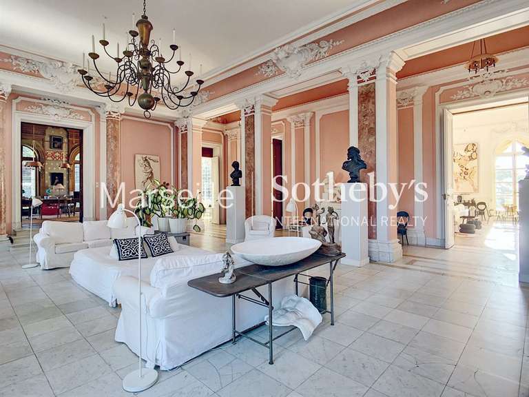 Château avec Vue sur mer Le Pradet - 24 chambres - 2400m²