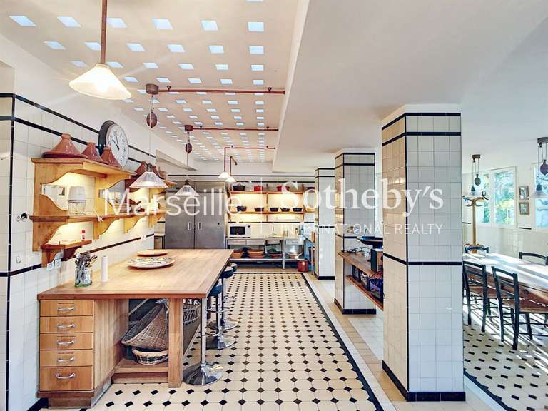 Castle with Sea view Le Pradet - 24 bedrooms - 2400m²