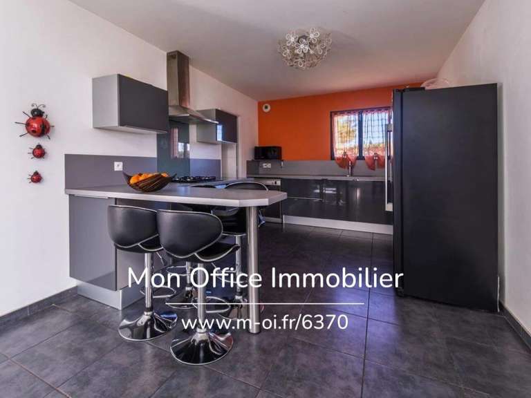 Maison Le Puy-Sainte-Réparade - 3 chambres - 143m²
