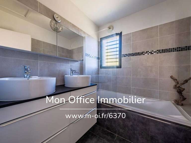 Maison Le Puy-Sainte-Réparade - 3 chambres - 143m²