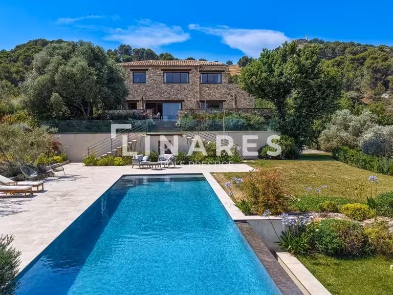 Maison Le Puy-Sainte-Réparade - 5 chambres - 459m²