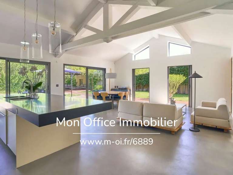 Maison Le Puy-Sainte-Réparade - 4 chambres - 200m²