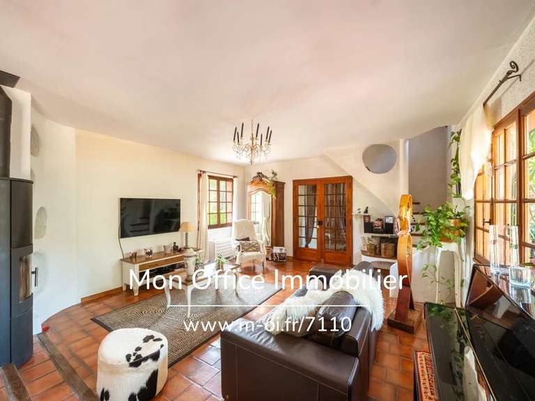 Propriété Le Puy-Sainte-Réparade - 6 chambres - 211m²