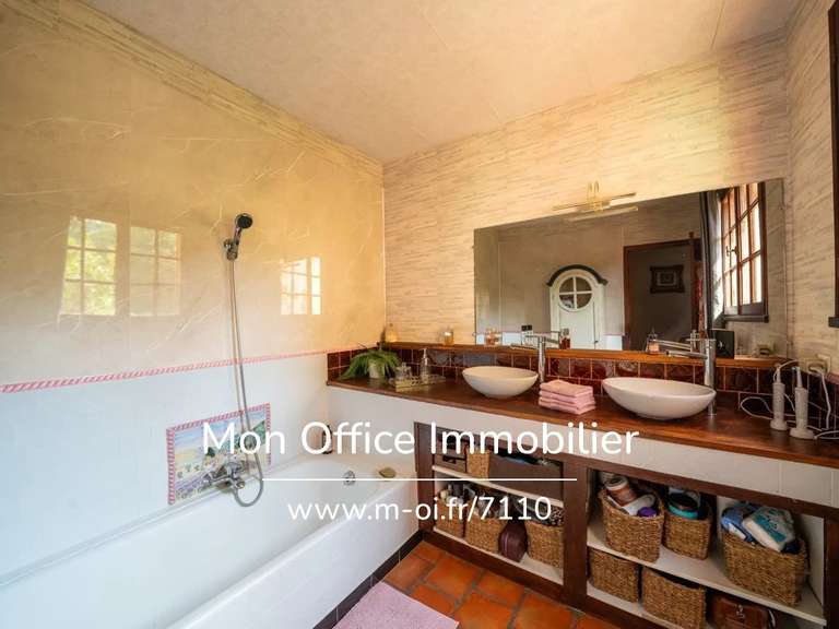 Propriété Le Puy-Sainte-Réparade - 6 chambres - 211m²