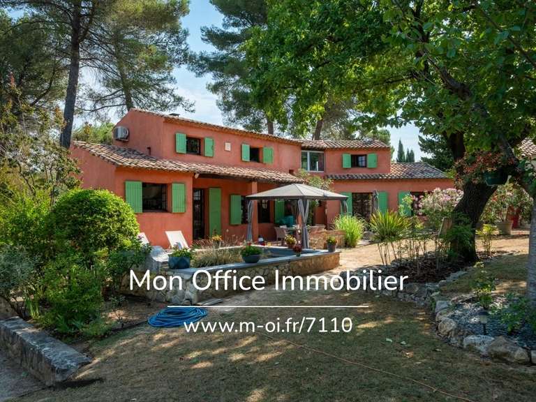 Propriété Le Puy-Sainte-Réparade - 6 chambres - 211m²