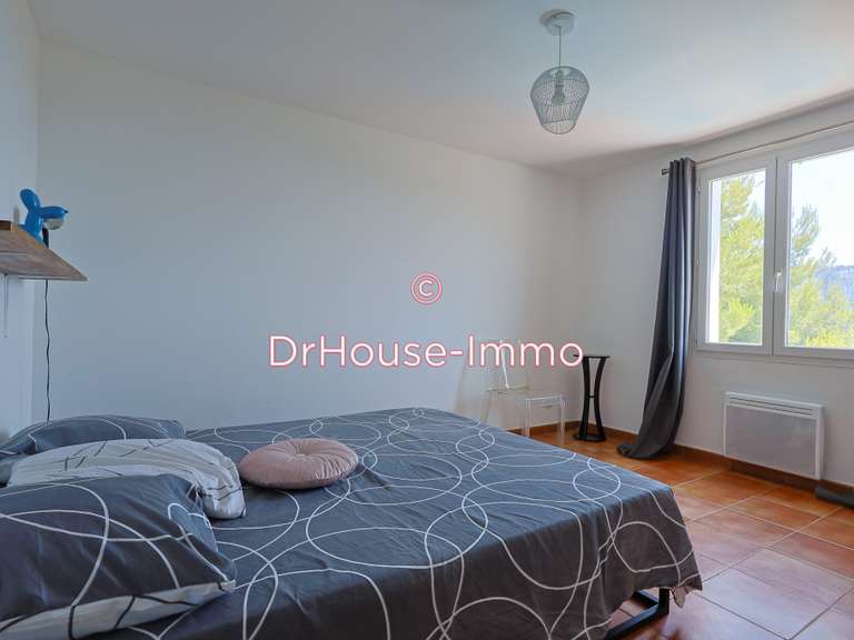 Villa Le Revest-les-Eaux - 4 chambres - 111m²