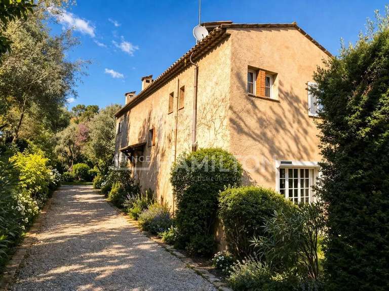 Unusual property Le Rouret - 3 bedrooms - 180m²