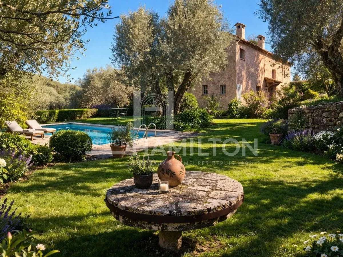 Unusual property Le Rouret