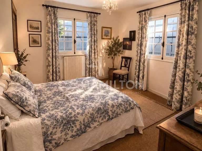 Unusual property Le Rouret - 3 bedrooms - 180m²