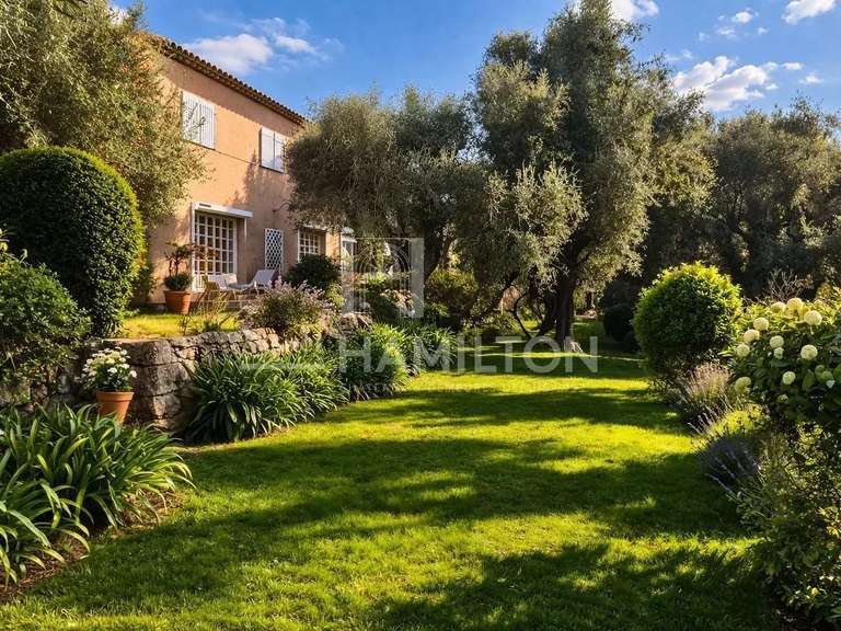 Unusual property Le Rouret - 3 bedrooms - 180m²
