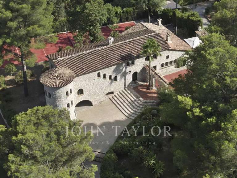 House Le Rouret - 6 bedrooms - 312m²