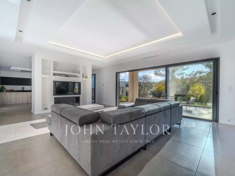 House Le Rouret - 4 bedrooms - 195m²