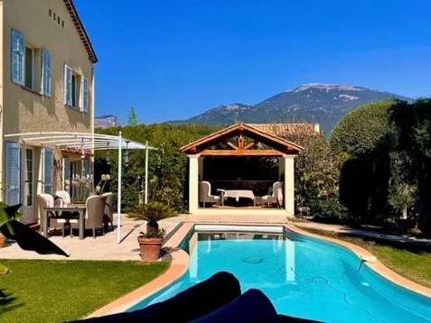 Maison Le Rouret - 6 chambres - 217m²