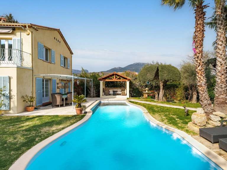 Maison Le Rouret - 6 chambres - 217m²