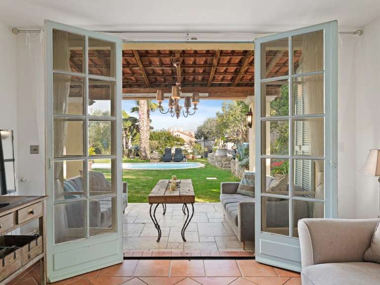 Maison Le Rouret - 6 chambres - 217m²