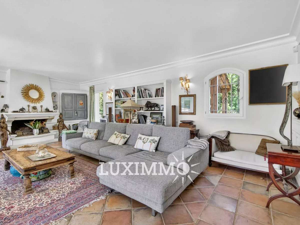 House Le Rouret