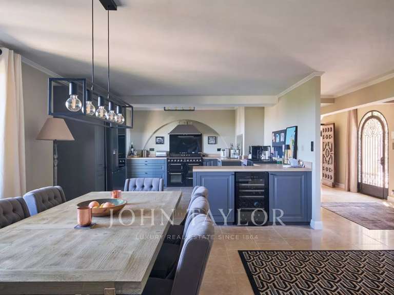 Maison Le Rouret - 6 chambres - 312m²