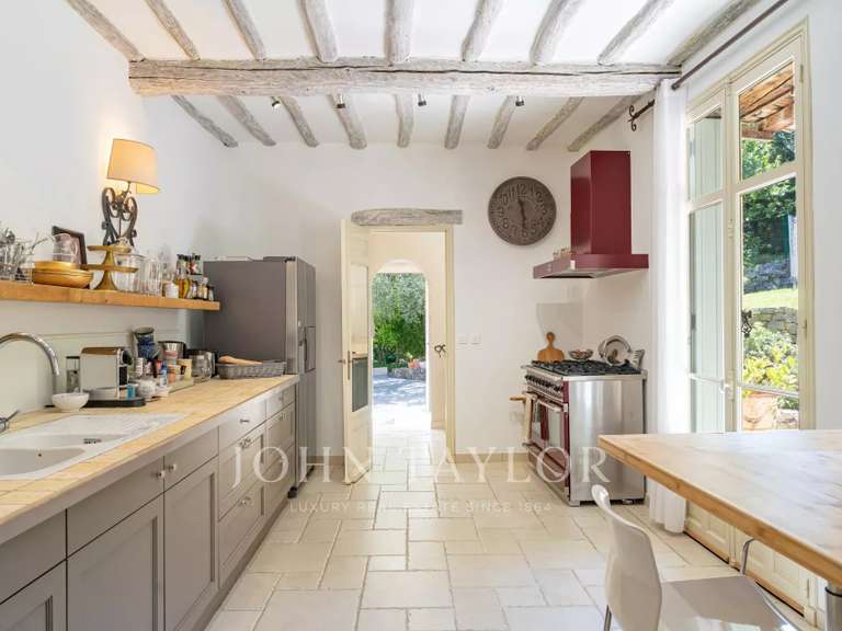 Maison Le Rouret - 9 chambres - 449m²