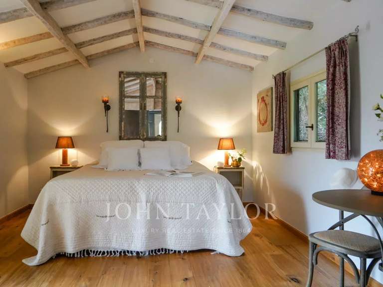 Maison Le Rouret - 9 chambres - 449m²