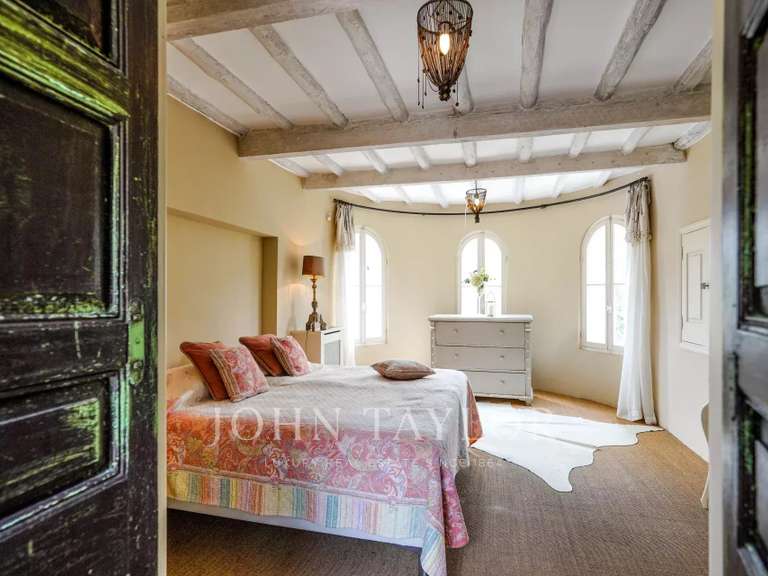 Maison Le Rouret - 9 chambres - 449m²