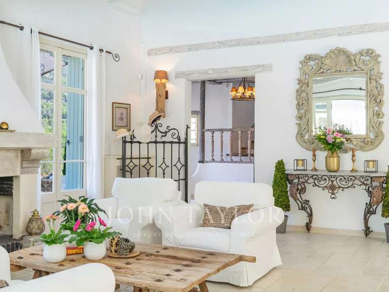 Maison Le Rouret - 9 chambres - 449m²
