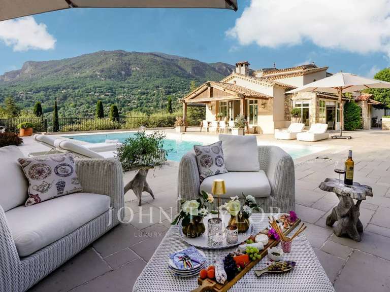 Maison Le Rouret - 9 chambres - 449m²