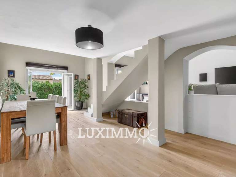 Maison Le Rouret - 4 chambres - 196m²