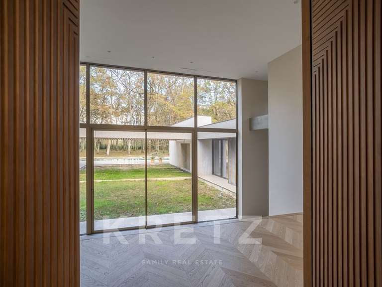 Maison Le Taillan-Médoc - 6 chambres - 405m²
