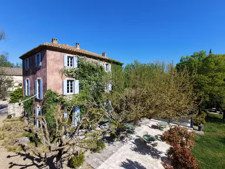Hôtel particulier Le Thor - 16 chambres - 1000m²