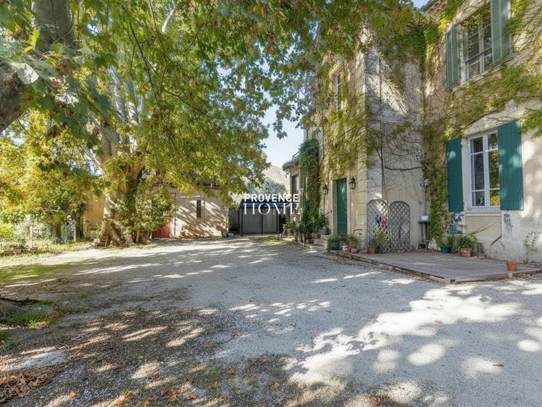 Maison Le Thor - 5 chambres - 272m²