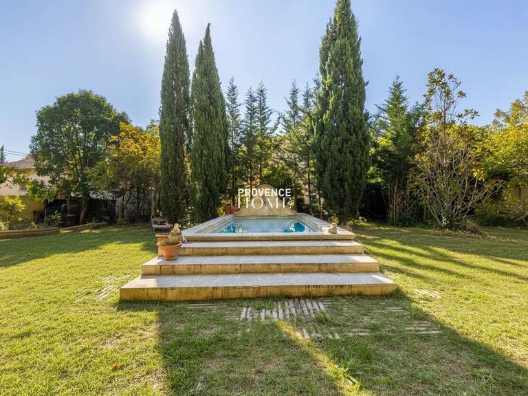 Maison Le Thor - 5 chambres - 272m²