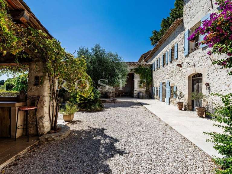Maison Le Thor - 4 chambres - 300m²