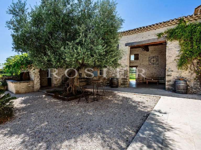 Maison Le Thor - 4 chambres - 300m²