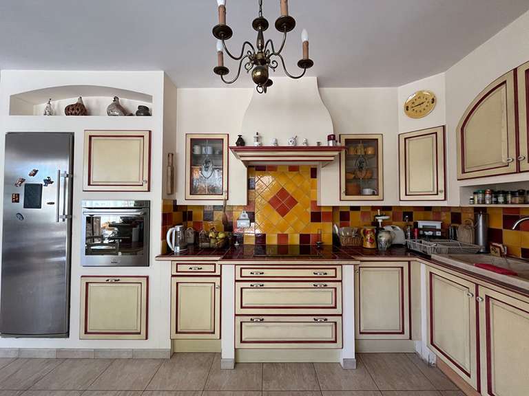 Maison Le Thor - 5 chambres - 197m²