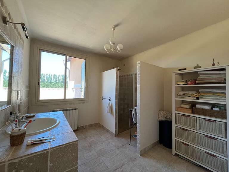Maison Le Thor - 5 chambres - 197m²