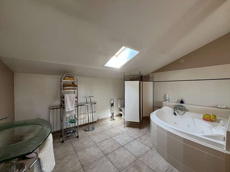 Maison Le Thor - 5 chambres - 197m²