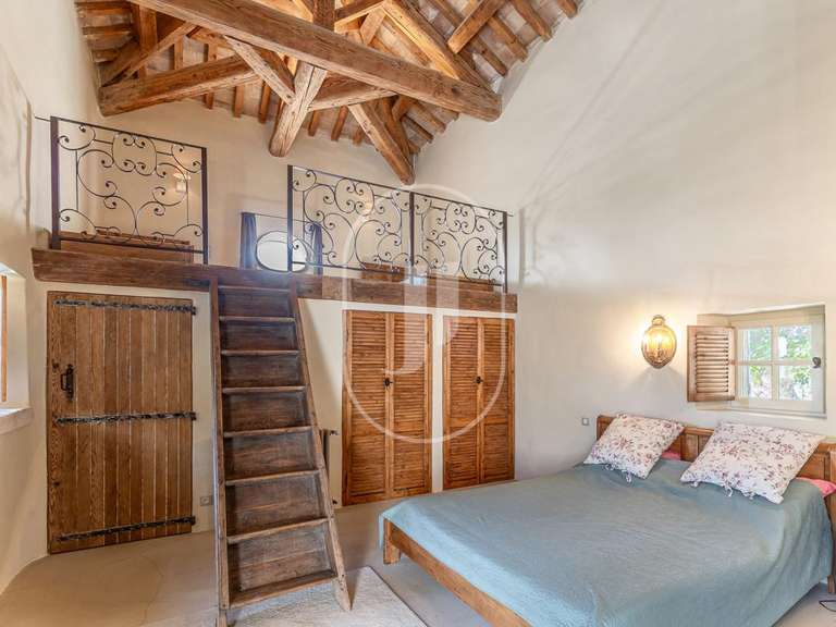Maison Le Thor - 4 chambres - 302m²