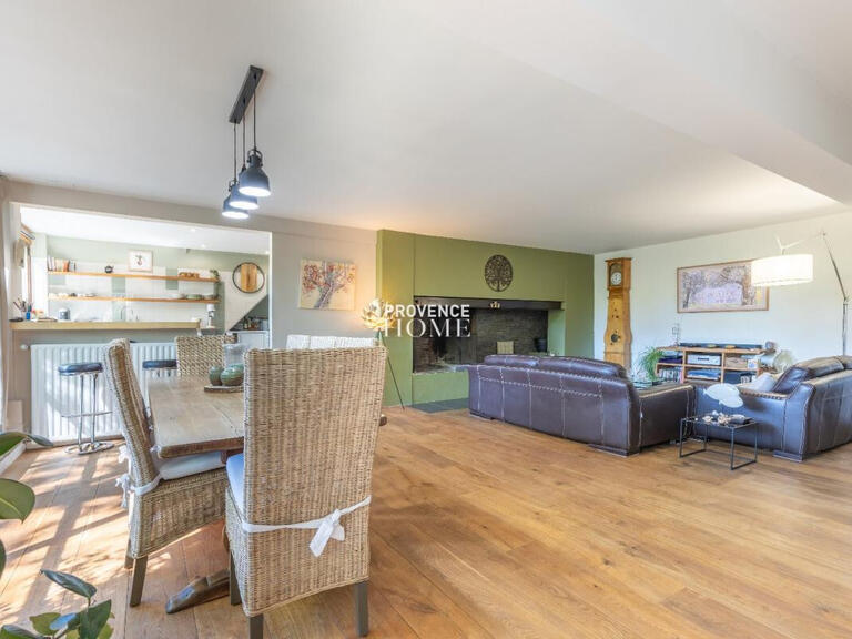 Propriété Le Thor - 10 chambres - 528m²