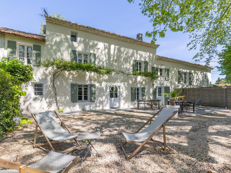 Propriété Le Thor - 10 chambres - 528m²