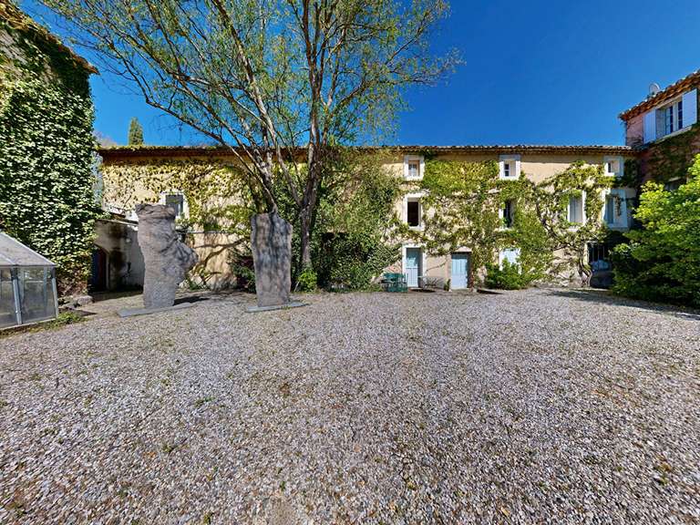 Propriété Le Thor - 16 chambres - 1000m²