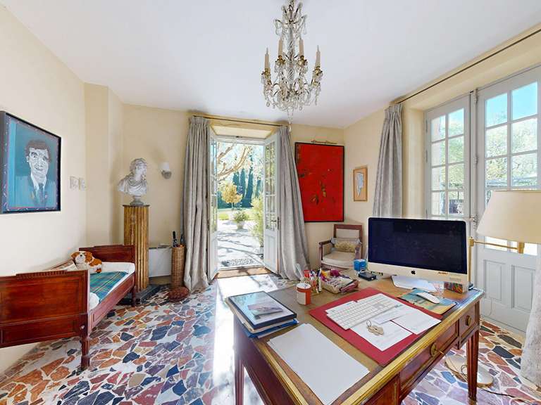 Propriété Le Thor - 16 chambres - 1000m²