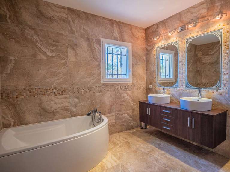 Maison Le Thoronet - 6 chambres - 235m²